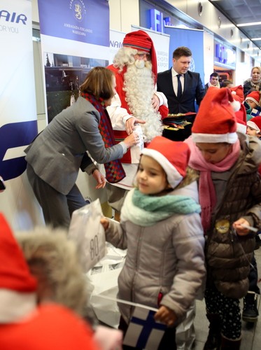 Święty Mikołaj z Rovaniemi przyleciał do Polski