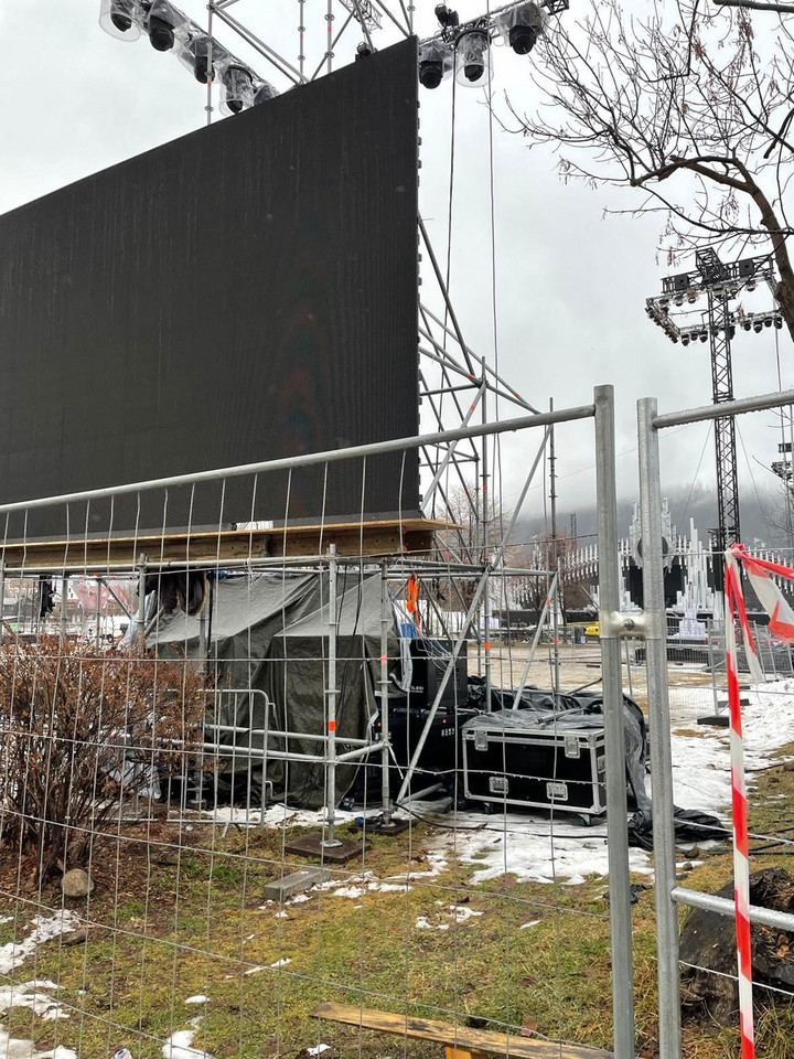 Demontowana scena po "Sylwestrze Marzeń"