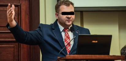 Były radny PiS kajał się po tym jak zgotował żonie piekło. Teraz chodzi o dzieci