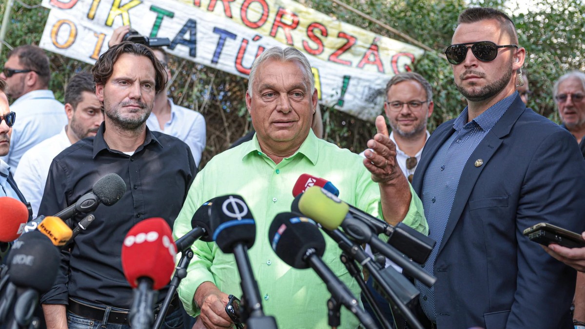Kiderült, miért törölték Orbán Viktor Facebook-oldaláról a Karmelitát megszentelő Bese Gergőről készült képeket