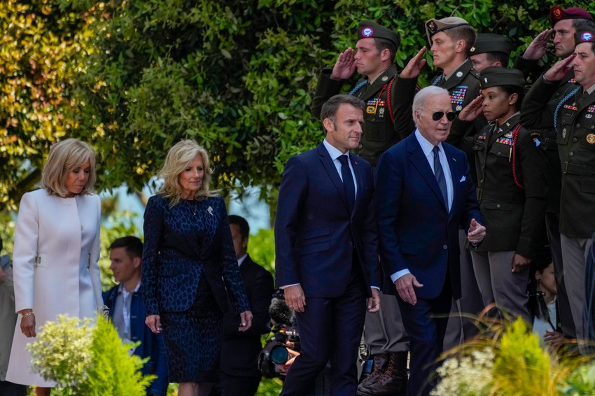 Emanuel Makron i Džo Bajden na obeležavanju 80 godišnjice Dana D