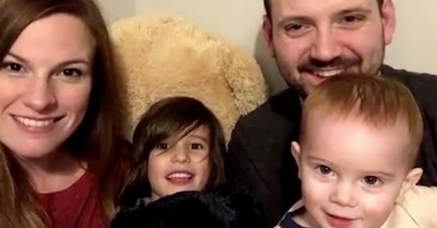 Džoš Heder sa porodicom