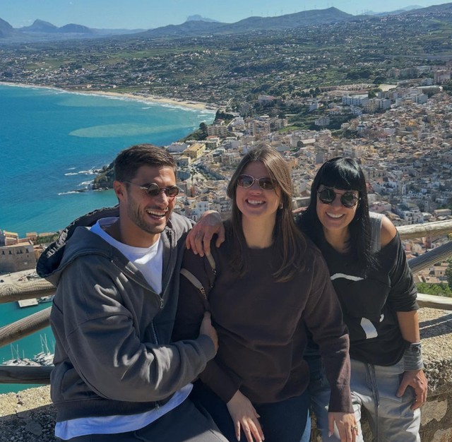 Dijana Saveljić sa decom (Foto: Instagram)