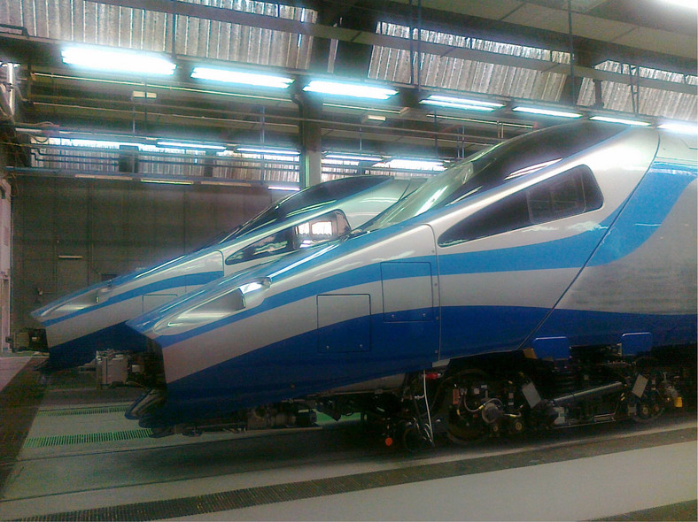 Pociąg klasy EIC Premium Pendolino w barwach PKP InterCity (1)