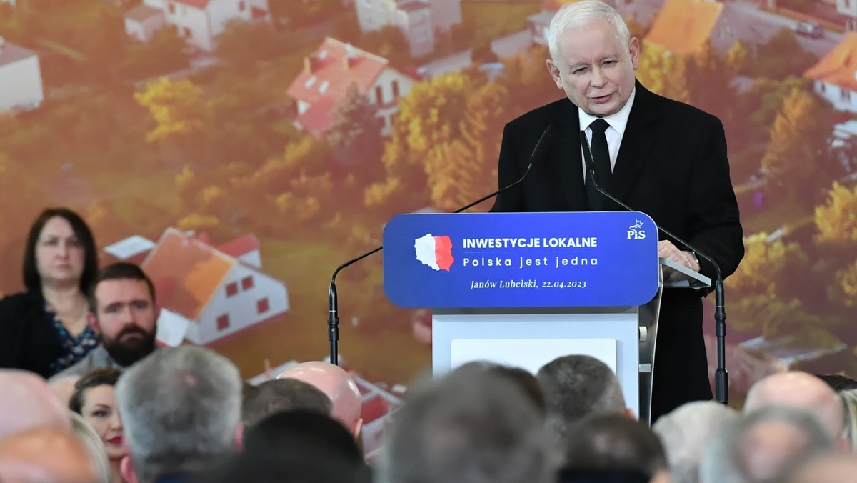 Kaczyński o "wariantach opowieści". "Dla najgłupszych i bardziej rozgarniętych"