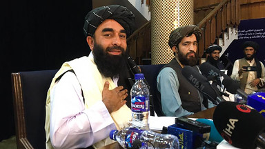 Talibowie całkowicie przejmują władzę w Afganistanie. Ogłaszają "pełną niepodległość"