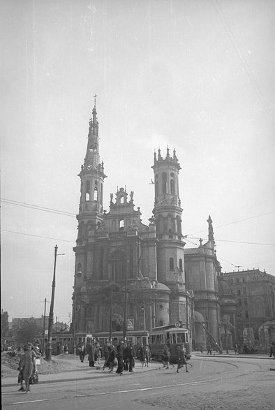 Widok na kościół, lata powojenne