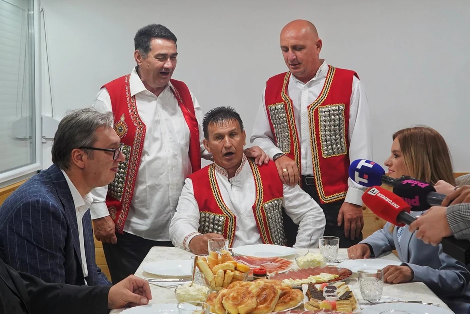 Porodica Radan priredila doček Vučiću 