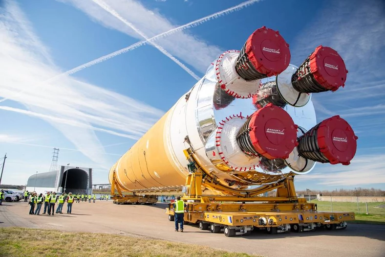 Space Launch System - wielka rakieta NASA, która ma pozwolić na powrót ludzi na Księżyc.