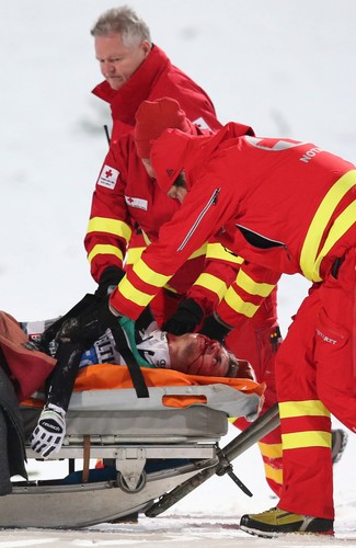 Groźny upadek Simona Ammanna