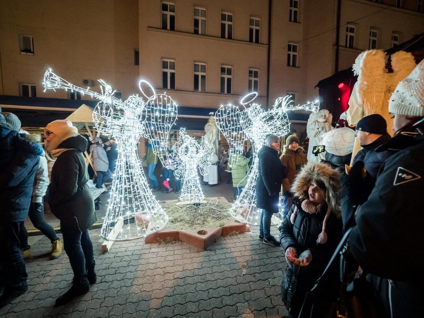 Piotrkowska w Łodzi już z choinką i jarmarkiem