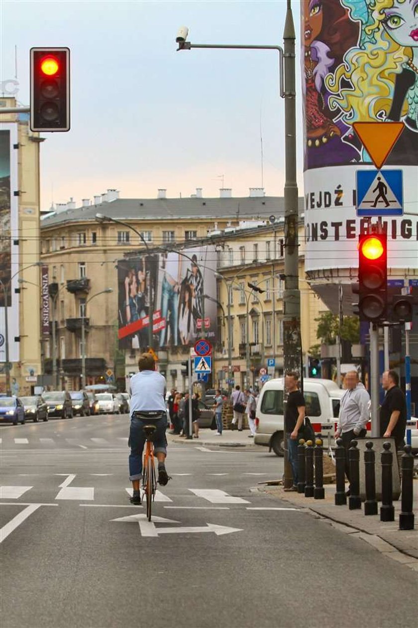 Mroczek ciśnie na pedały. Ale ma maszynę! FOTO