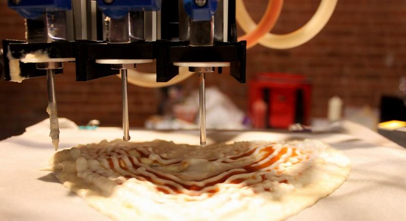 BeeHex's device that 3D-prints pizza.