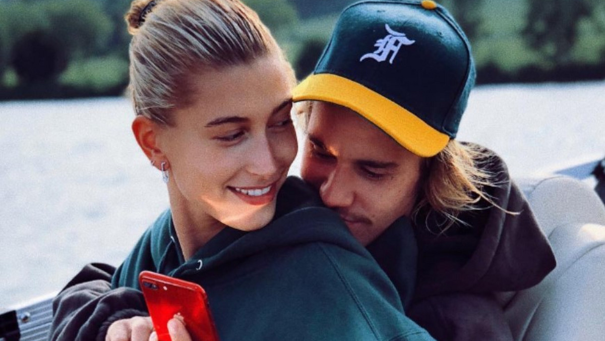 Hailey i Justin Bieber w łóżku dla włoskiego wydania "Vogue"