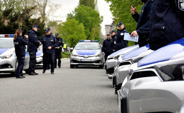 Policja przesiada się do nowych radiowozów hybrydowych. Jeden koszuje ok. 100 tys. zł