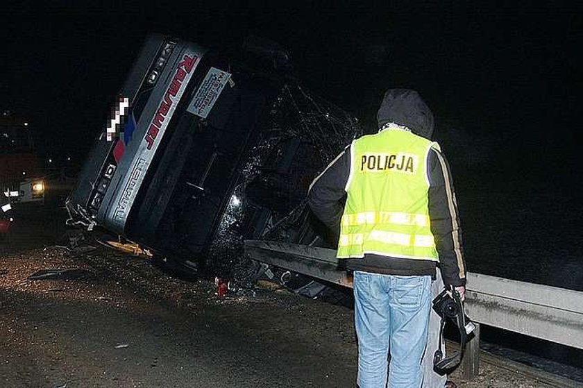 Wypadek autokaru. 1 osoba nie żyje