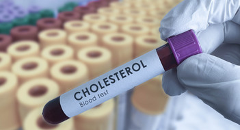 To ci "podbija" cholesterol. Czynniki, które podwyższają cholesterol