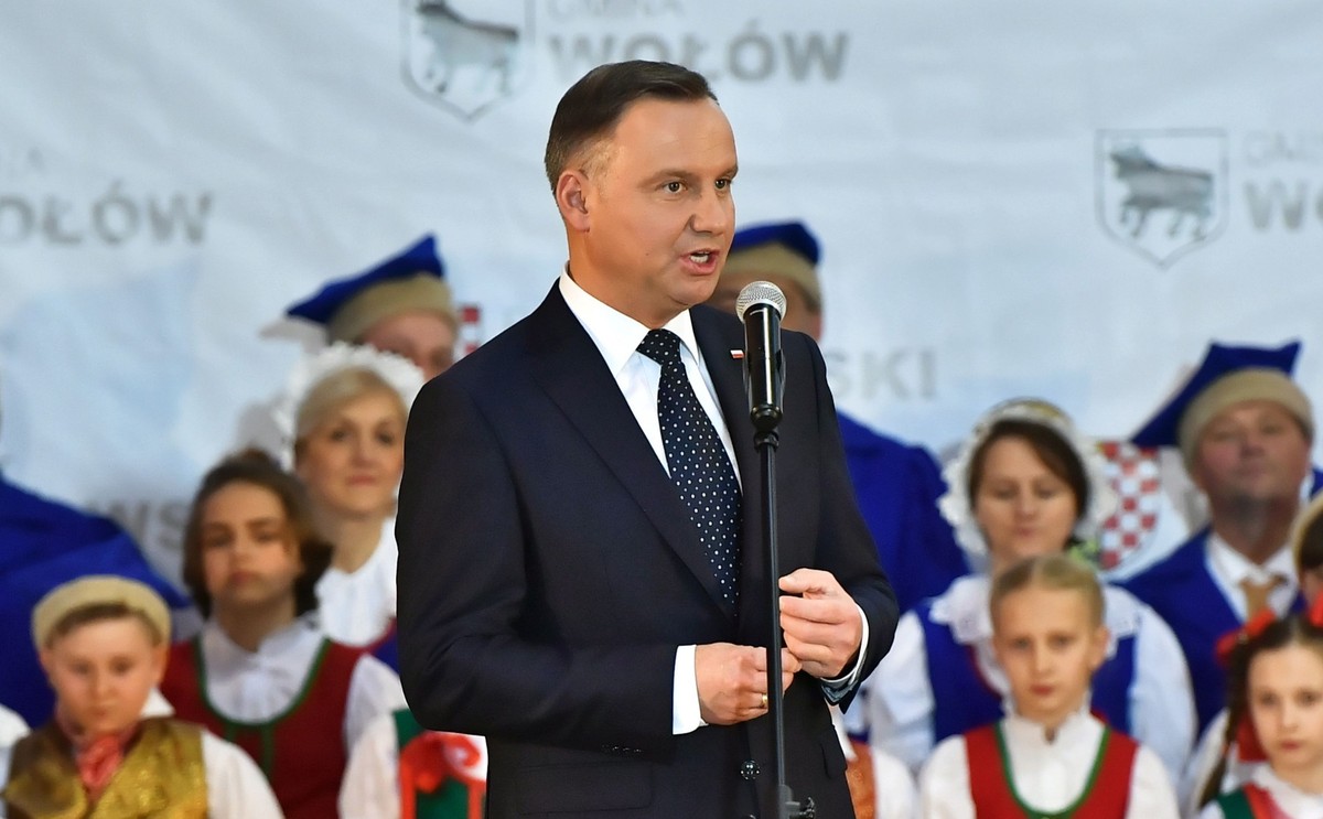 Donald Tusk największym rywalem Andrzeja Dudy? Sprawdź, na kogo zagłosowaliby Polacy [SONDAŻ PREZYDENCKI]