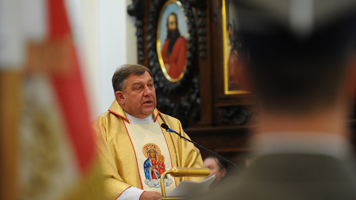 Patriotyzm to wartość świadcząca o jakości ludzkiego życia, jakości człowieka - mówił w homilii podczas mszy sprawowanej w intencji Ojczyzny w bazylice św. Krzyża administrator Ordynariatu Polowego Wojska Polskiego ks. Sławomir Żarski.