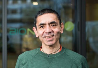 Współtwórca szczepionki na COVID-19. Pan od walki z rakiem i wirusem