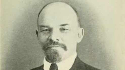 Włodzimierz Iljicz Lenin (1870-1924), zdjęcie wykonane ok 1916 r. w Szwajcarii