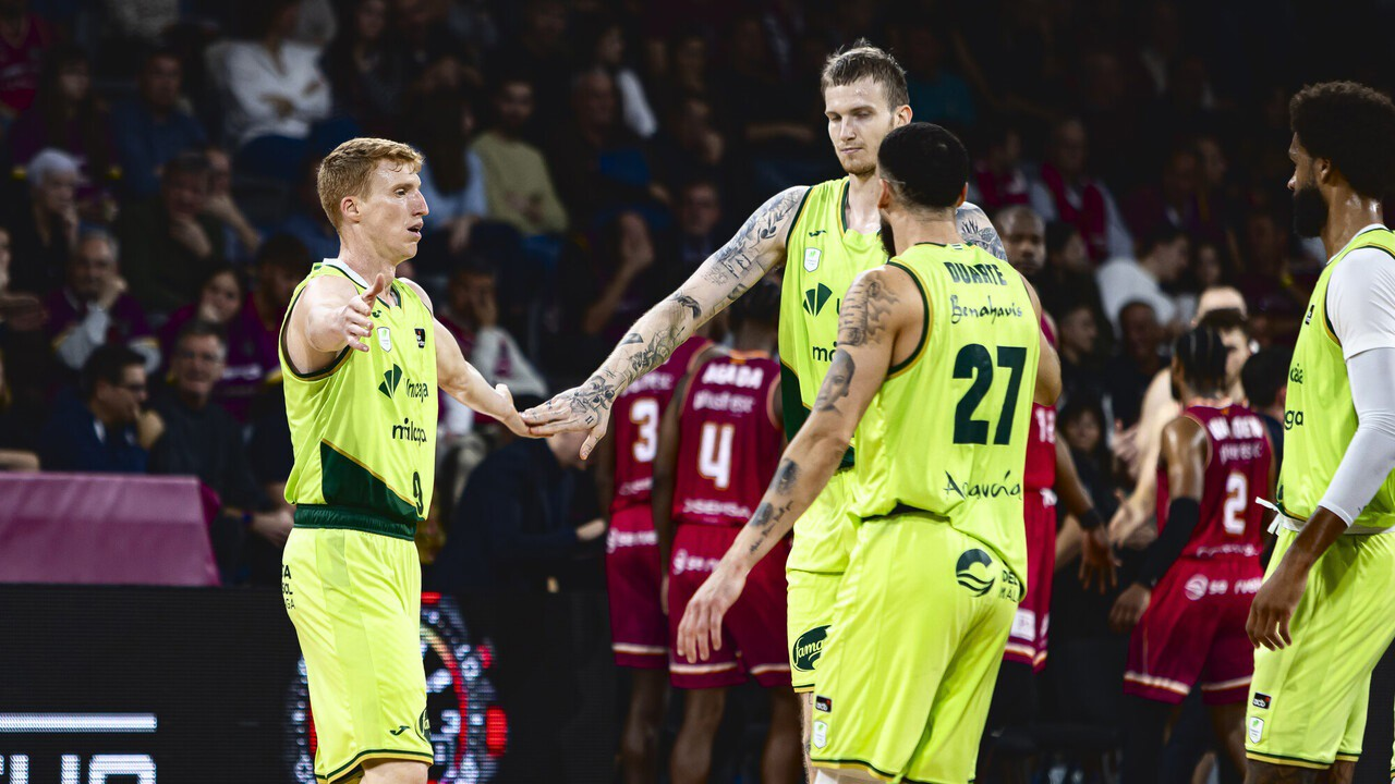 UCAM arrasa en Burgos y Unicaja gana sobre la bocina en la Liga Endesa