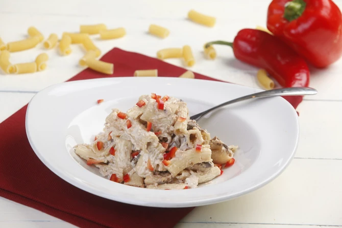 Salata od bele ribe i testenine