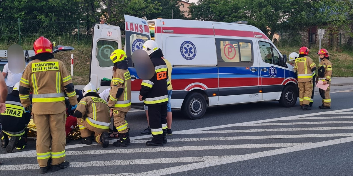 Bębło koło Krakowa. Mężczyzna potrącił dwóch 15-latków.