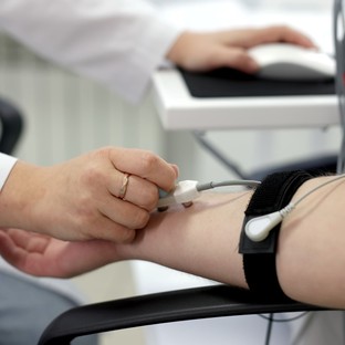 Mennyire fáj az EMG vizsgálat?