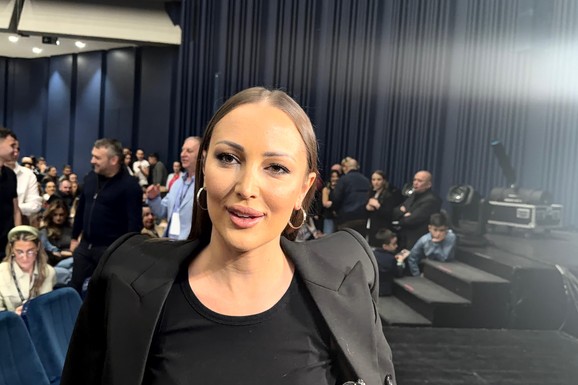 "DOBILI SMO DEVOJČICU MATEU, SADA ĆE ARIJA IMATI DRUŠTVO" Aleksandra Prijović presrećna zbog prinove u porodici: "Bilo je divno" (Video)