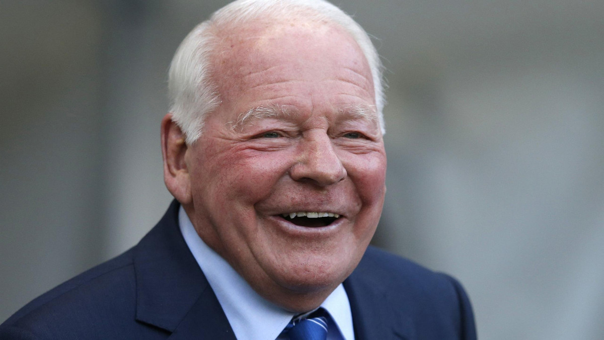 Prezes Wigan Athletic Dave Whelan powiedział, że poda się do dymisji, jeśli Angielska Federacja uzna go winnym rasizmu. Jest to spowodowane bronieniem zatrudnieniem kontrowersyjnego menedżera Malky'ego Mackaya.