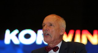 Korwin o szefowej MEN: Powinna siedzieć w jakiejś kuchni i gotować dla swoich dzieci