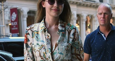 Gigi Hadid megtalálta a nyár legtökéletesebb ruháját