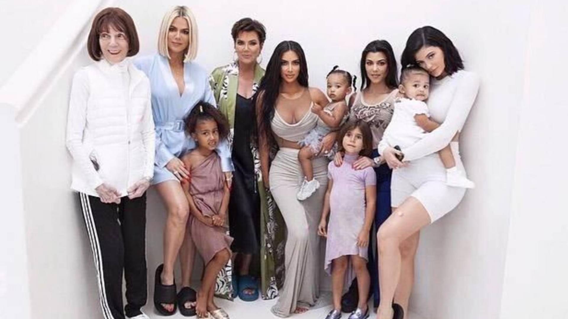 Kim Kardashian negyedik gyereke kapta a világ legbizarrabb nevét