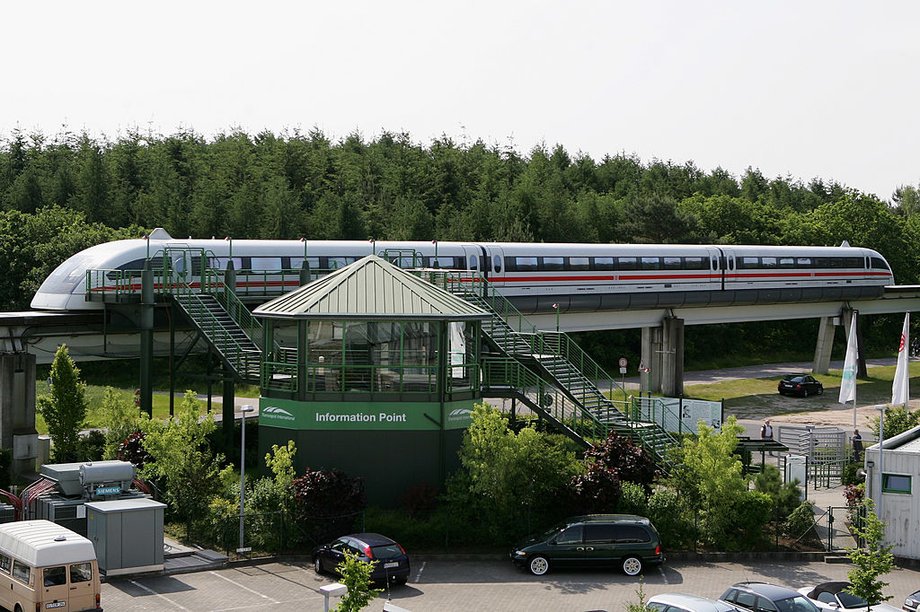 Technologia kolei magnetycznej była rozwijana równolegle w Niemczech i w Japonii