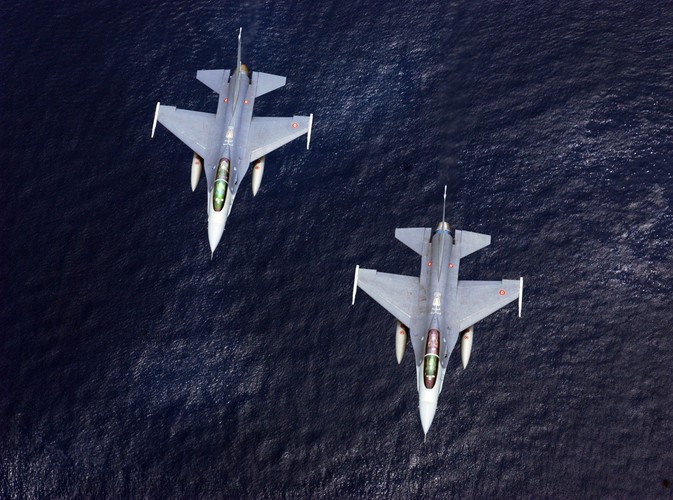 Włoskie myśliwce F-16 ADF