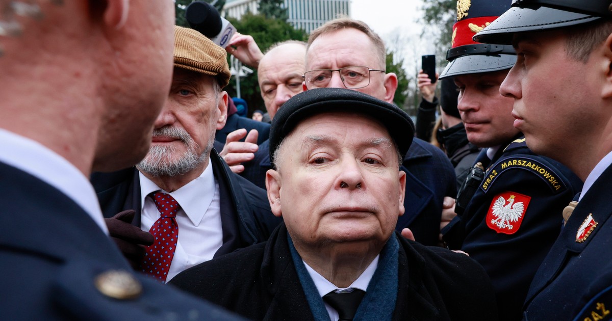 „Wszystko wzięło w łeb”. Atmosfera w PiS na granicy eksplozji