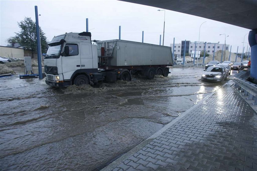 Gigantyczna awaria w Warszawie. 150 tys. ludzi bez wody