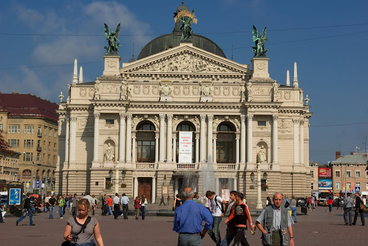 Lwów, Opera