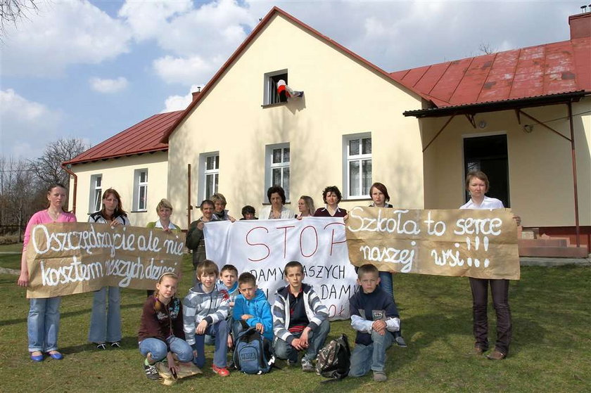 Naszej szkoły nie oddamy!