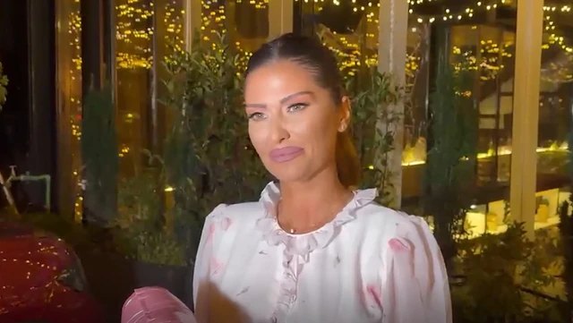 Brinuo se što ide po romskim svadbama, pitala ga da li sme da objavljuje provokativne fotografije, pa se razveli: Ana Radulović je stavila tačku na brak sa pevačem, ali su ostali u dobrim odnosima