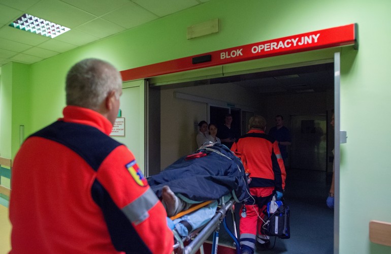 ŁÓDŹ. UDZIELANIE POMOCY PO ZABAWIE SYLWESTROWEJ