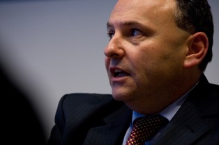 Orłowski - Ameryka jest pod ścianą