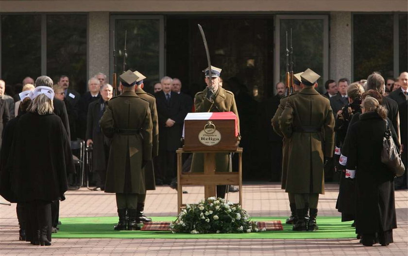 Tłumy pożegnały Religę. Wideo