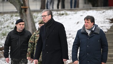 Vučić u obilasku kasarne