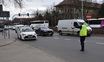Potrącenie policjanta w  Poddębicach. Sprawca uciekł z miejsca wypadku
