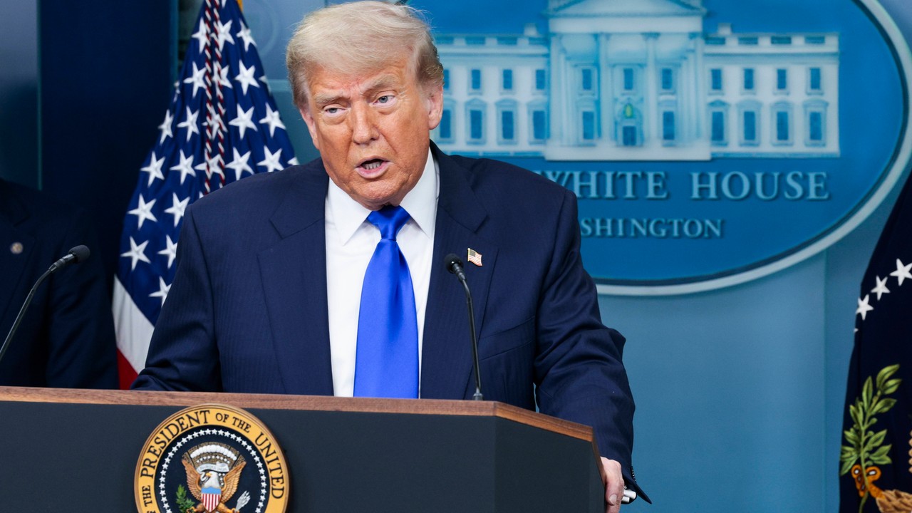 Donald Trump zaprzeczył swoim zapowiedziom w sprawie ceł. 