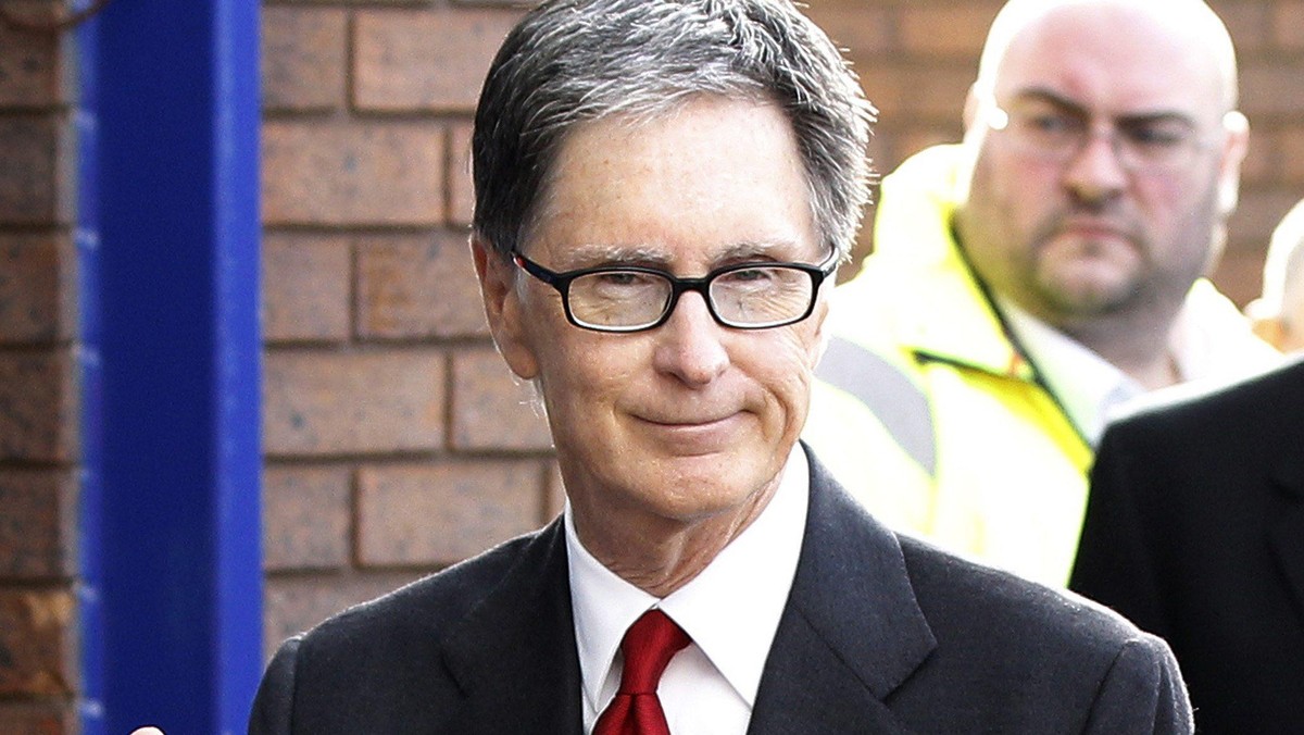 John W Henry, nowy właściciel Liverpool FC, wściekł się po pojawieniu się informacji, że Fernando Torres i Pepe Reina noszą się z zamiarem opuszczenia Anfield Road - informuje "Daily Telegraph".