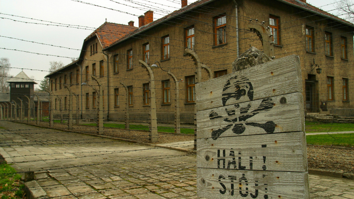 Początki niemieckiego obozu Auschwitz II-Birkenau przybliża książka wydana przez Muzeum Auschwitz, której autorzy, opierając się na niepublikowanych dokumentach, przedstawili nowe ustalenia dotyczące chronologii decyzji SS przy tworzeniu obozu.