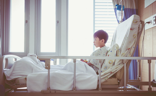 Bodnar: należy uregulować standardy pobytu rodziców z dzieckiem w szpitalu
